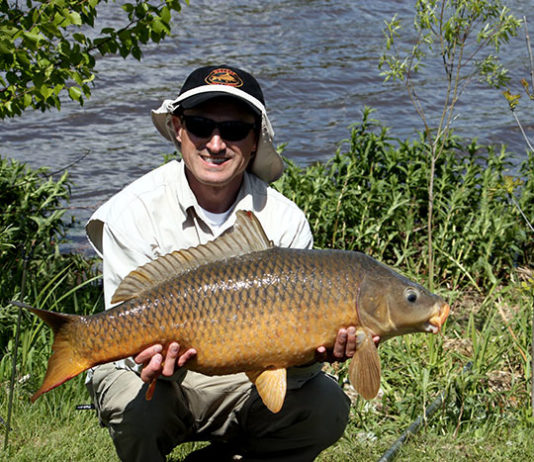La pesca in superficie delle carpe 1306 0 La pesca in superficie delle carpe