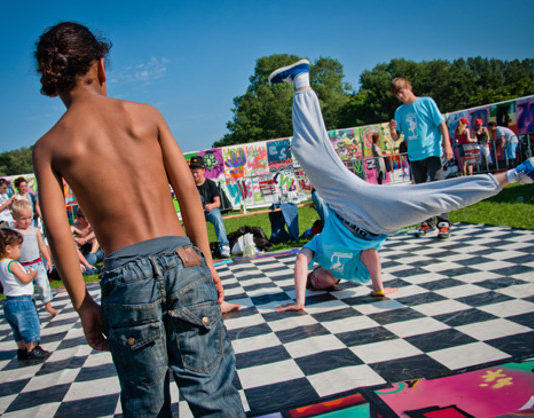 Le mosse base della break dance 1353 0 le mosse base della break dance_ok