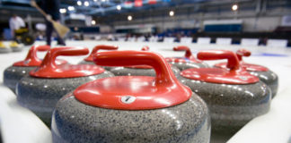 L’attrezzatura per il curling 1592 0 l_attrezzatura per il curling_ok