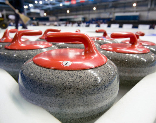 L’attrezzatura per il curling 1592 0 l_attrezzatura per il curling_ok