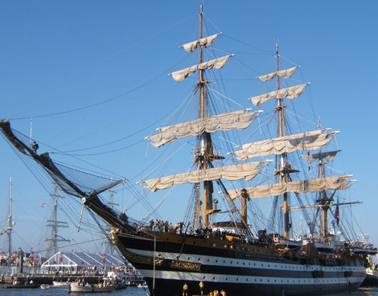 Il veliero Amerigo Vespucci 1690 0 l_amerigo_vespucci