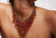 Bib necklace: le collane a bavaglio 27 0 Fotolia_2366357_Subscription_XL