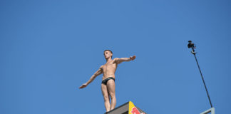 In piscina: i tuffi 487 0 In piscina i tuffi.JPG