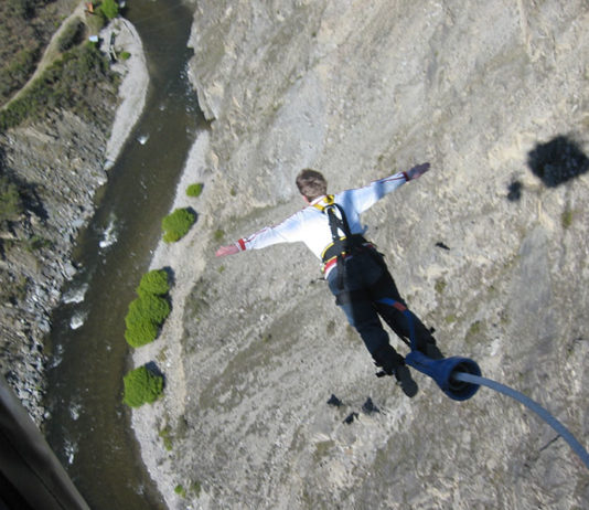 Sport estremi – il bungee jumping 550 0 Sport estremi Il bungee jumping