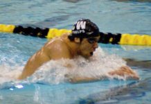 In piscina – La rana 757 0 rana