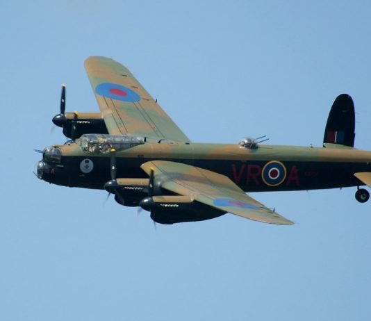 Aerei della seconda guerra mondiale: il Lancaster 894 0 Lancaster