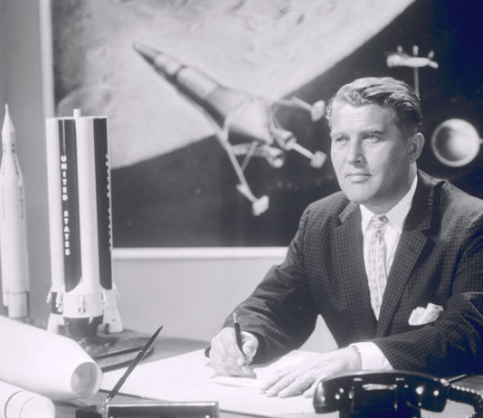 Il padre della missilistica: Wernher Von Braun 920 0 MODELLISMO Vettori spaziali Missili. Il padre della missilistica Wernher Von Braun