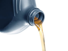 Olio di ricino e olio sintetico 984 0 Lubrificanti_ok