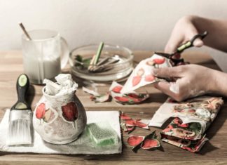 Decoupage sulla scatola vittoriana decoupage