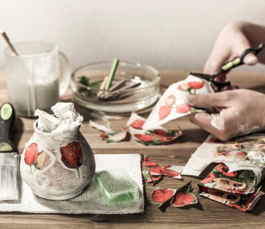 Decoupage sulla scatola vittoriana decoupage