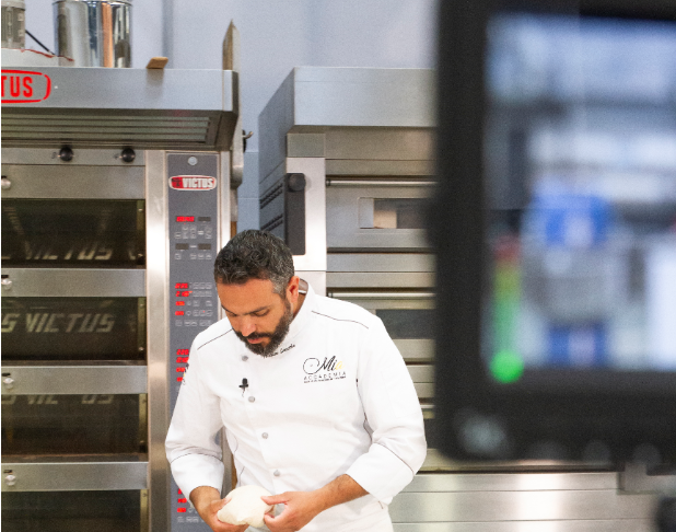 Dolci sfogliati e pani con il lievito madre: i nuovi corsi on-line di “La Mia Accademia”